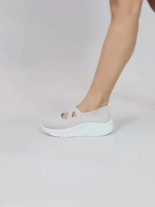 Dr. Kevin Sepatu Olahraga Sport Wanita Sneakers Rajut Slip On 559-015