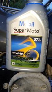 Nhớt Mobil Super Moto 10W40 4T Synthetic Technology 1L Cho Honda/BMW/HARLEY/KTM - Tặng Combo Sức Đỏ & Khăn Lau - Nhớt Xe Số/Motorcycle Engine Oil