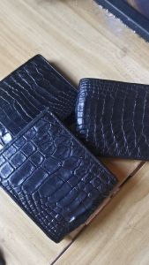 กระเป๋าสตางค์หนังจระเข้ ตามคำเรียกร้องขอให้จัดเป็น Set สามใบชุด