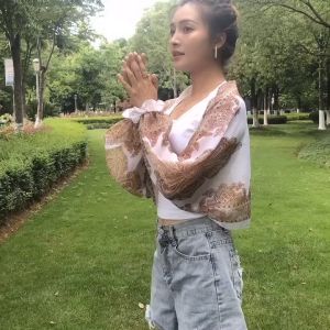 Selendang perlindungan matahari bersepeda pantai syal sutra wanita sifon cetak bunga kacang mete pesanan selendang mutiara