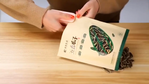 Portable Mini Snack Sealing Machine / Moisture-proof Plastic Bag Sealer / Vacuum Food Sealers