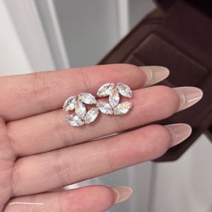 ต่างหูห่วงประดับเพชร Zirconia S925 สำหรับผู้หญิง ต่างหูแฟชั่นแบบใหม่ ประดับเพชรเต็มใบหน้า เครื่องประดับแฟชั่นระดับไฮเอนด์