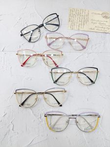 Kacamata Frame Cat Eye 8380 Gratis Lensa Minus Photocromic Gaya Wanita Fashion Anti Radiasi Blueray