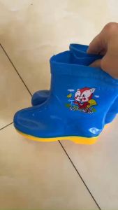 Ủng đi mưa cho trẻ em size 26-40 nhiều màu đế cứng ủng lội nước cho bé ủng cho bé