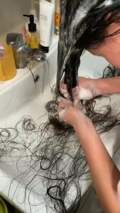 5ก้อน100 สบู่สระผมรากโสมดำ ลดผมร่วง ผมหนาดกดำ เร่งผมยาว บำรุงเส้นผม