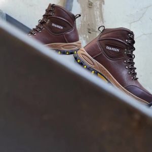 Giày Bảo Hộ Lao Động Nam Bằng Thép Không Gỉ Chống Nước Chống Trơn Trượt Chống Đâm Xuyên Cao Đến Mắt Cá Chân Chất Liệu Da Bóng