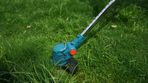 BOSCH Grass Trimmer Pemotong Rumput Cordless Grass Cutter Multifunction Rechargeable Heavy Duty Portable Grass Cutter 割草机