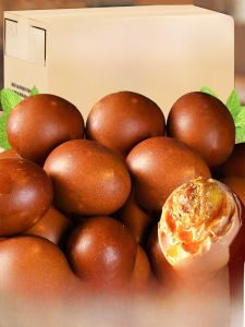 Traditional Clay Marinated Five-Spice Egg Snack Sesame Paste Egg Yolk Flows Oil Whole Box 30 Pieces Ready-To-Eat Salty Eggs