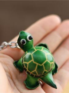 Mini Turtle Keychain & Creative Gifts: A Guide to Backpack Accessories & Children's Animal Toys