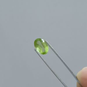 P175- ĐÁ PERIDOT XANH LÁ THIÊN NHIÊN KHÔNG XỬ LÝ