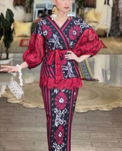 SETELAN TENUN ADINDA SERIES RED-BAJU TENUN