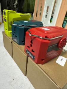 Biến áp biến tần 18v DC Ra AC 220v ! Max 200w tích hợp đèn led siêu sáng và 2 cổng sạc USB TYPE C.0971727074