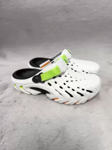 New Men Casual Mesh Sandals with Graphic Print and Comfortable Slip-On Design