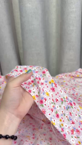 VẢI TOLE/LANH HOA NHÍ HỒNG NỀN HỒNG RUỐC NHẠT - KHỔ 1.5M - VẢI NHÀ PHẠM