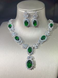 สร้อยคอจี้เพชรเทียมสุดหรูหรา ต่างหู แหวน ชุดเครื่องประดับแฟชั่นสำหรับผู้หญิง เครื่องประดับเพชรเทียมสุดหรูหรา เครื่องประดับแฟชั่น 2023