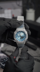 Jam Tangan Pria Casio G-Shock GA-2100BM-7A2 shimmering color and cool translucence Blue Dial Transparent Resin Band