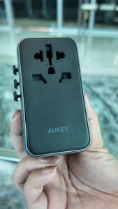 AUKEY PA-TA09 100W หัวแปลงปลั๊กไฟ 100W มาพร้อม Universal Travel Adapter ช่อง USB-C และ USB-A รุ่น PA-TA09