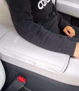 [READY STOCK] XPENG G6 Armrest Cover Protective Soft Leather Anti Scratch Cover for XPENG G6 Accessories