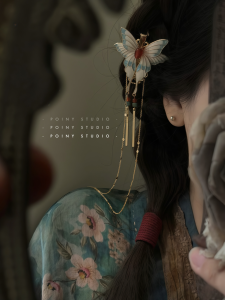 Elegant Chinese Style Butterfly Hairpin Metal Tassel Pendant Hanfu Hair Accessories Fairy like Side Clip Enamel Color Design