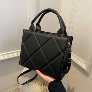 Stylish Versatile Womens Crossbody Bag Lock Buckle Fashion Handbag High-End Elegant Small Square Bag for All Occasions