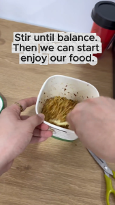 Mama Vege Shake Mee Noodles - Toona Sinensis & Chili Lime Flavours - Vegan Plant-Based Ready in 4 Minutes - No Artificial Additives or Preservatives