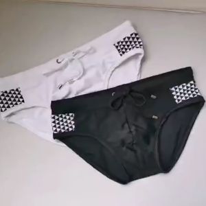 Quần bơi nam tam giác cao cấp có đệm rời QB35