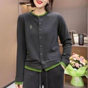 เสื้อสเวตเตอร์คอกลมสองด้านแบบมีฮู้ดผ้าเดนิมสไตล์ย้อนยุคสำหรับผู้หญิงในฤดูใบไม้ร่วงและฤดูหนาวปี 2023 เสื้อผ้าทำงานแบบลำลอง