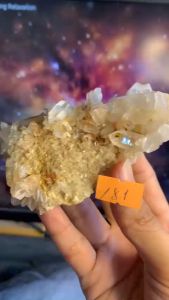 Viên đá Thạch Anh màu vàng Citrine nguyên sơ tự nhiên lắp lánh năng lượng thiền vũ trụ 181