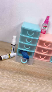 ตู้เก็บของลิ้นชักโปร่งใสแบบเดสก์ท็อปสำหรับสำนักงานที่บ้าน ตู้เก็บของลิปสติก ตู้เก็บของแบบดึงออกได้ โต๊ะเครื่องแป้ง [ส่งสติ๊กเกอร์]