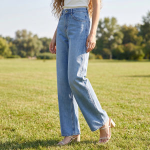 Slimming Flared Straight Leg Washed Jeans