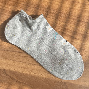 ถุงเท้าสั้นลายการ์ตูนบาง 2025 ฤดูร้อน ถุงเท้าสั้นผู้หญิงแบบไม่มีรอยต่อ ถุงเท้าสั้นลายจุดสีสันสดใส ถุงเท้าสั้นผ้าฝ้ายผสมโพลีเอสเตอร์