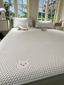 Bear Ice Bean Cool Sensation Mat Silk Thread Summer Bedding Student Dormitory Single Person Three-piece Set Folding Design