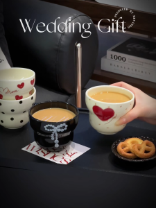 ชุดชามกาแฟฝรั่งเศส ชุดถ้วยกาแฟมือถือสูงสุด ล่องหน กล่องของขวัญการออกแบบที่หรูหรา ของขวัญย้ายบ้าน