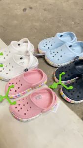 รองเท้าเด็กหัวโต CR Charm รองเท้าลำลองเด็กรอง ไซส์ 26---35 สินค้าขายดีใช้งานง่ายใส่สบายเท้า สินค้าของเด็ก รุ่นใหม่