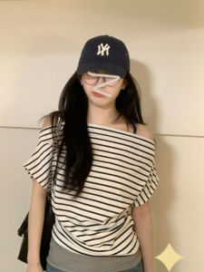 YUANYA | One-shoulder Striped Irregular Fitted T-shirt