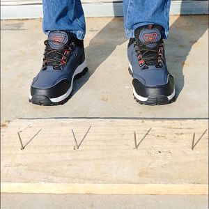 Sepatu keselamatan ringan anti pukulan dan anti penetrasi sepatu keselamatan jari kaki baja sepatu keselamatan yang dapat bernafas dan resisten pekerjaan laki-laki