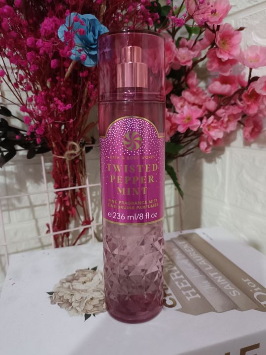 Bath and Body Works TWISTED PEPPERMINT Fragrance Mist 236ml (1pc
