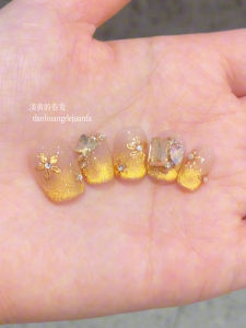 Handmade Short Wearable Gold Sparkling Cat Eye Gradient Diamond Luxury Nail Stickers Autumn Winter Fashion Beauty Tools