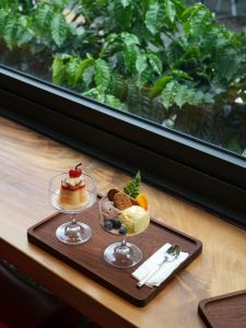 Creative High Footed Coffee Cup Vertical Stripe Martini Cocktail Cup Ice Cream Dessert Cup Affogato Glass Vintage Style Japanese