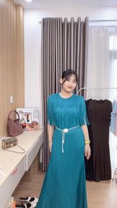 Đầm dáng dài chất thun lò xo dập ly thiết kế tua rua dáng sát nách thanh lịch - 55Kg.Linh