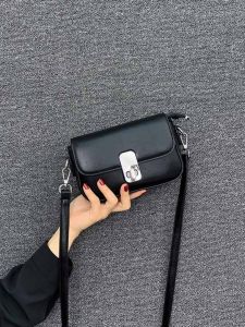 Chic Versatile Womens Crossbody Bag Fashionable Small Square Bag Durable Leather Zipper Closure Pure Color Popular Trend