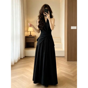 LIRENQING | Black Twisted V-Neck Top and Skirt Set