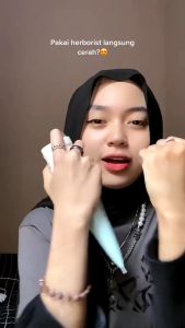 𝗝𝗨𝗡𝗞𝗜𝗘 𝗠𝗔𝗞𝗘𝗨𝗣 -Herborist Body Serum Body Serum Pemutih
