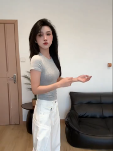 เสื้อยืดแฟชั่นผู้หญิง สไตล์อเมริกันวินเทจ คอกลมแขนสั้น ดีไซน์ฟิต ผ้ายืดสีเรียบ ใส่สบายโปร่งอากาศ