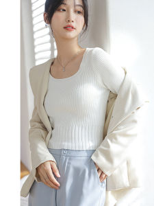 เสื้อสเวตเตอร์ถักคอเหลี่ยมแขนยาวทรงเข้ารูปสำหรับผู้หญิง เสื้อชั้นในสีขาว ทรงเข้ารูป เสื้อชั้นในสั้น เสื้อชั้นในแฟชั่นฤดูใบไม้ผลิและฤดูใบไม้ร่วง