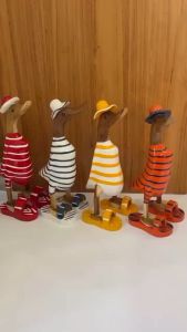 DEKORASI AESTHETIC HIASAN PATUNG BEBEK MOTIF GARIS/DEKORASI UNIK