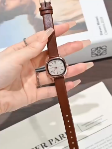 Jam Tangan Kuarsa Persegi Wanita Dengan Tali Kulit