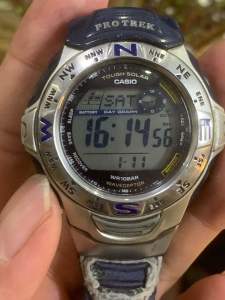 Đồng hồ nam hiệu CA$IO PRO TREK Solar năng lượng chỉ mặt máy size 46mm gãy 1 bên càng bắt dây sản phẩm bán cho thợ lấy máy hoặc chế các chức năng nhiệt độ đèn sáng báo thứcChronograph bấm giờlịch vạn niên… chống nước tốt 20Bar có xước khung vỏ