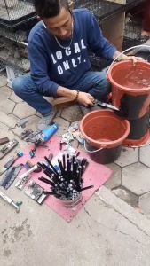 Lem ajaib lem bakar serbaguna untuk perbaikan ember dan lain lain