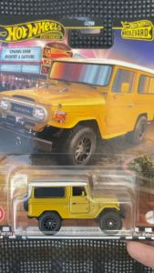 Xe mô hình Hot Wheels Premium Toyota Land Cruiser FJ43 (2025) Boulevard